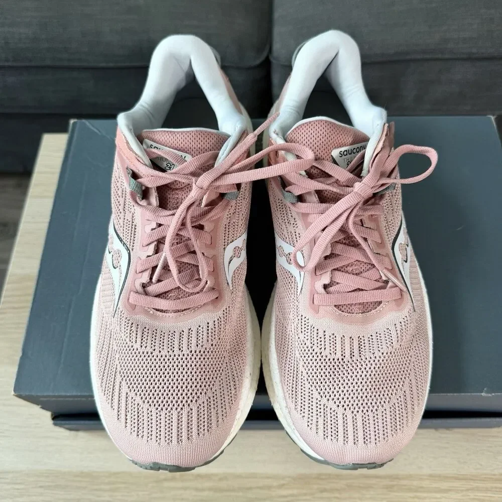 Saucony Triumph 21 Dusty Rose Pink Running Sneakers Women's 9.5 Wide